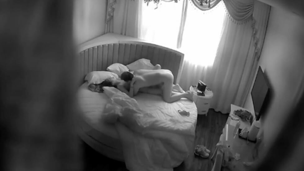 360酒店攝像頭偷-年輕打工情侶休息開房啪啪